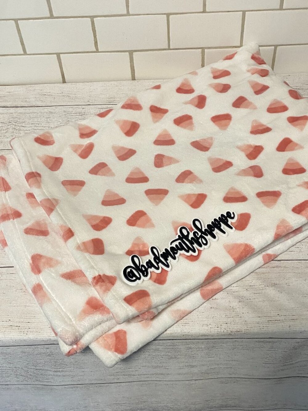 Artisan 34 Valloween Halloween Pink Candy Corn Fleece Throw Blanket